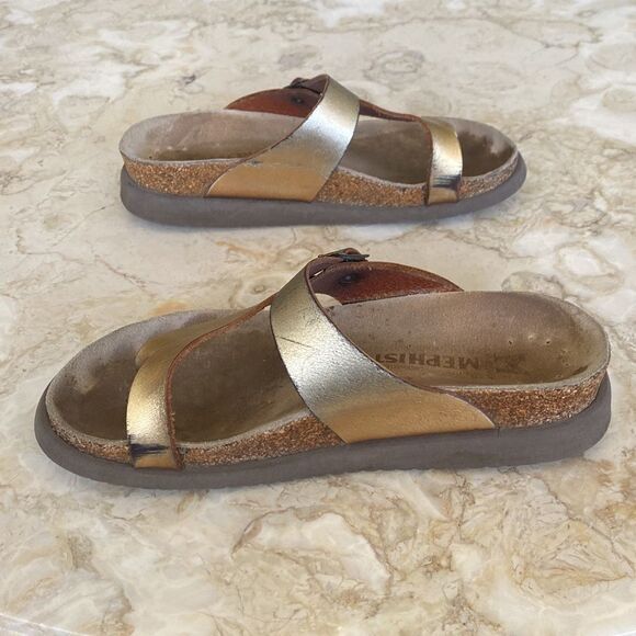 Mephisto Helen Gold Leather Thong Sandals - Picture 7 of 14